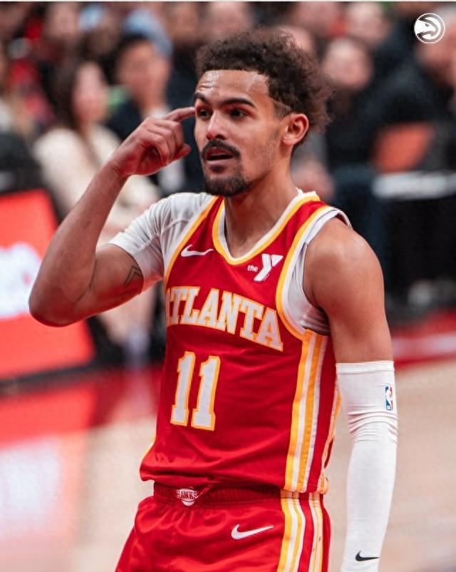 火药味！莫兰特用手狂指克莱面部，克莱怒火中烧一把甩开（冲突升级！莫兰特手指直指克莱面门，克莱怒火爆发猛然甩开）