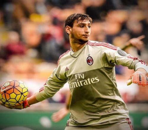 旺达向金-卡戴珊寻求离婚建议，后者：不要为了报复而做任何事（旺达向金·卡戴珊咨询离婚建议，金劝告：切勿出于报复采取任何行动）