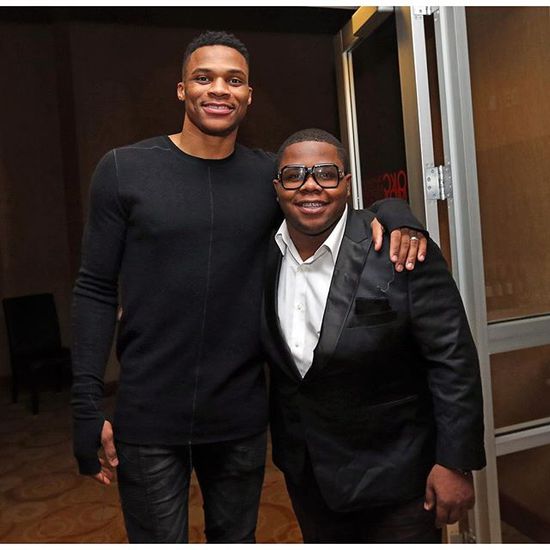 战术失误，换人错误，临场指挥太差！袁志执教水平急需提高（战术失策、用人失当、临场指挥欠佳，袁志执教水平亟需提升）