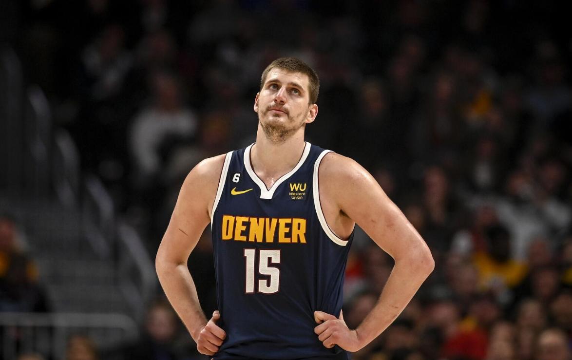 沙拉维谈续约：我们还得再谈谈，看看接下来会发生什么（沙拉维谈续约：仍需进一步商议，静观其后续进展）