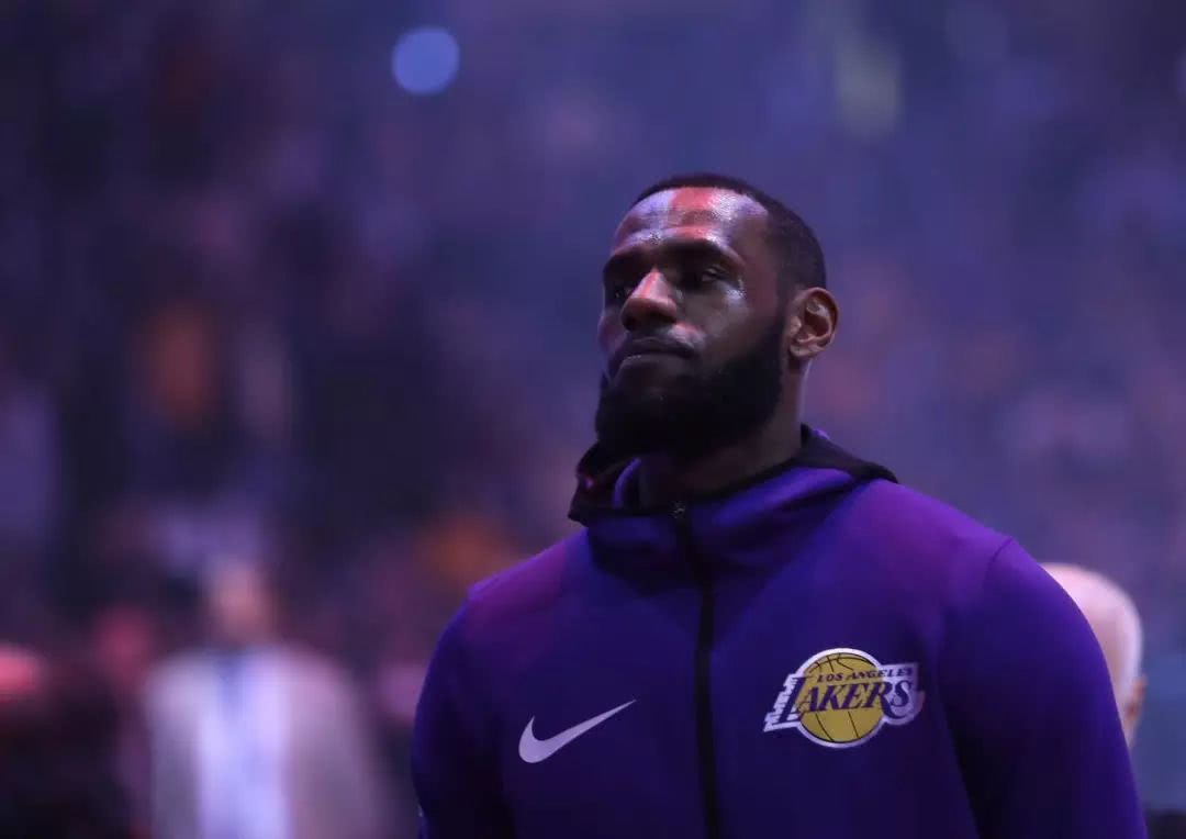 央视：苏炳添最辉煌一战是9秒91马德里 选12.9退役是终点回到起点（央视评苏炳添：马德里9秒91为巅峰，12月9日退役象征从终点回归起点）