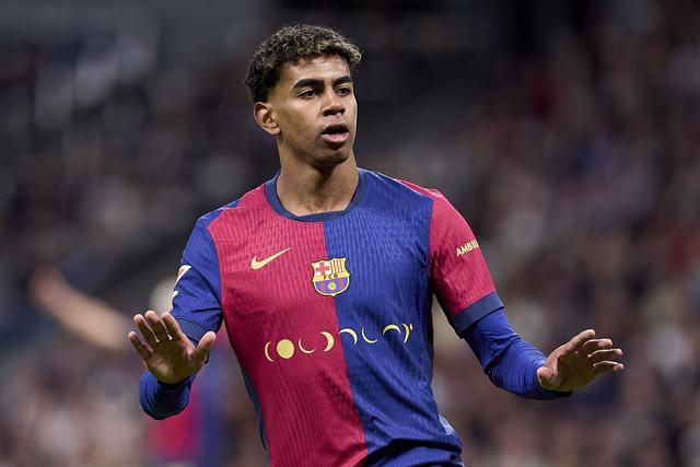 凯利这个被动，连着几次找霍伊伦最后还是没找到，（凯利过于被动，屡次寻霍伊伦仍无果）