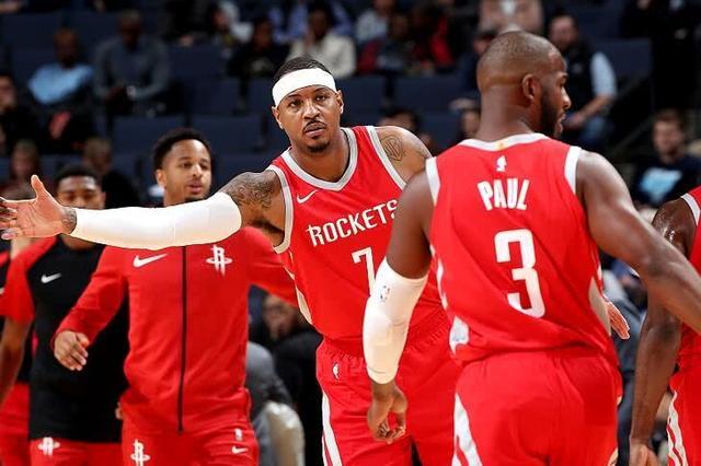 老将关键铲断救险，成全场转折点（老将神勇铲断化险，成为比赛拐点）