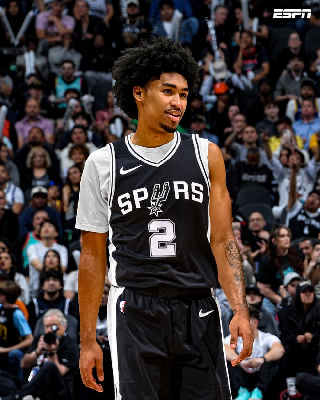 亚洲杯分组揭晓引球迷热议（亚洲杯分组结果出炉，球迷热议不断）