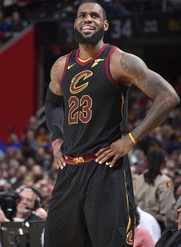 挪威足协官方：与国家队主帅索尔巴肯续约至2028年欧洲杯后（挪威足协宣布与国家队主帅索尔巴肯续约，合同期至2028年欧洲杯后）