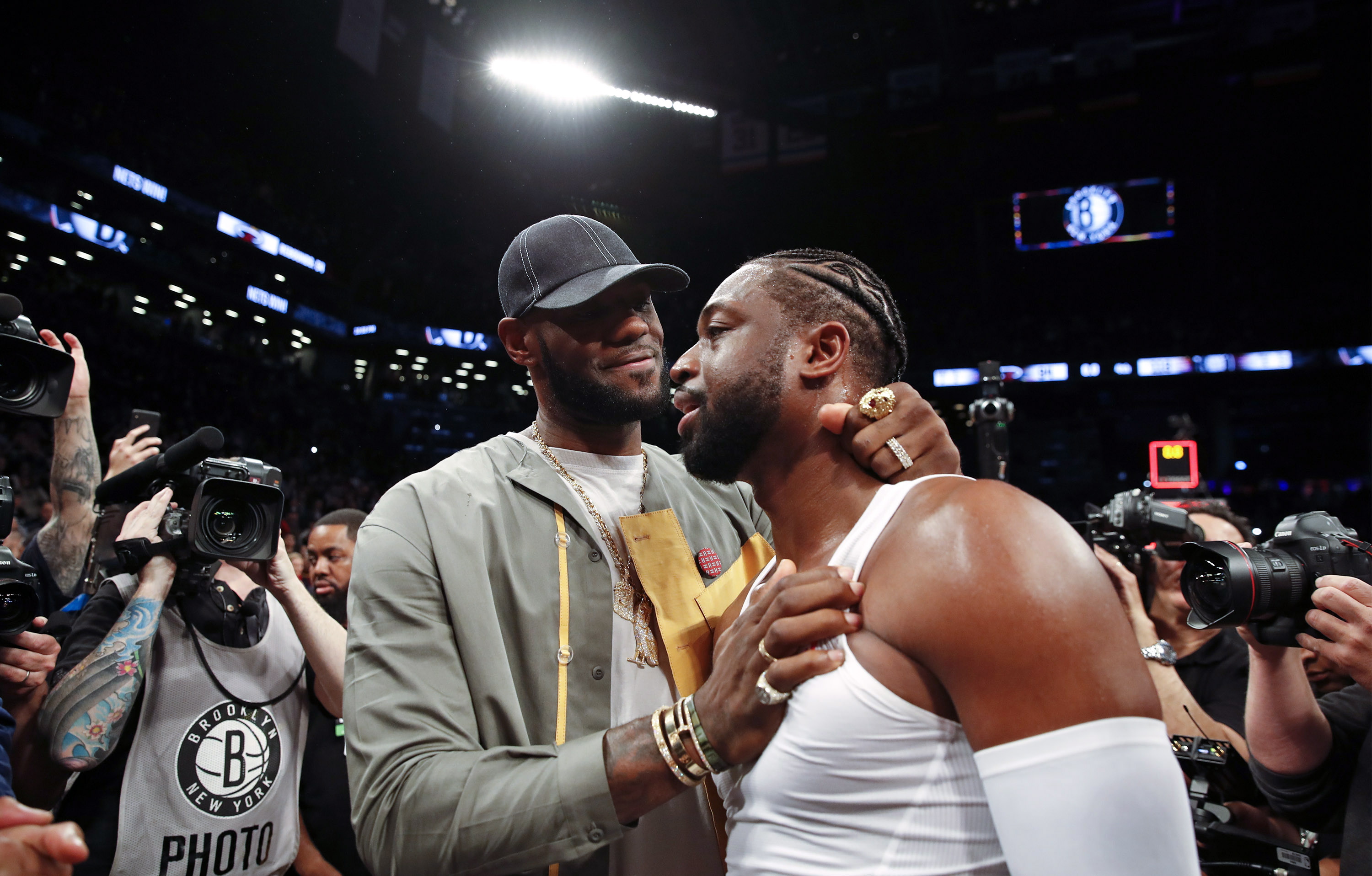 迈尼昂能否续约？阿莱格里：俱乐部正在规划米兰的未来（迈尼昂续约成疑？阿莱格里：米兰正着手规划未来）