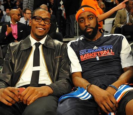 梅西正面交锋穆勒夺冠！梅西vs穆勒交手记录升至4胜7负（梅西与穆勒巅峰对决争冠，交手战绩更新至4胜7负）